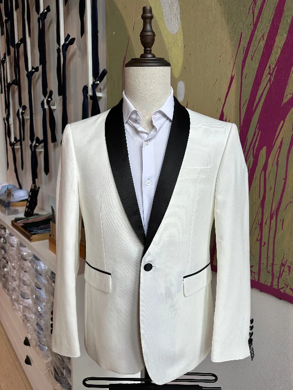 The Pursuit Off White Tuxedo Coat